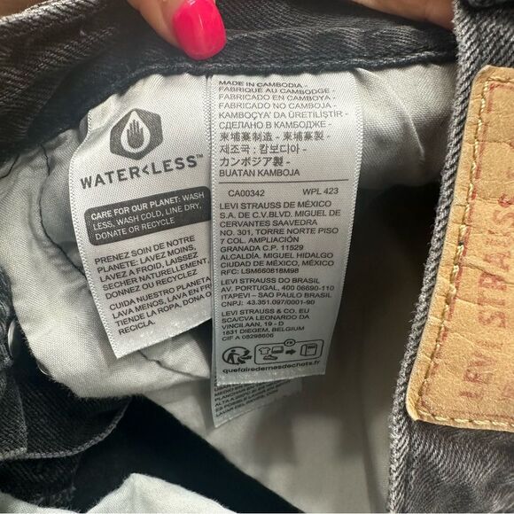 LEVI 501 ORIGINAL FIT HIGH RISE WOMEN'S SHORTS black size 24 - Picture 6 of 8